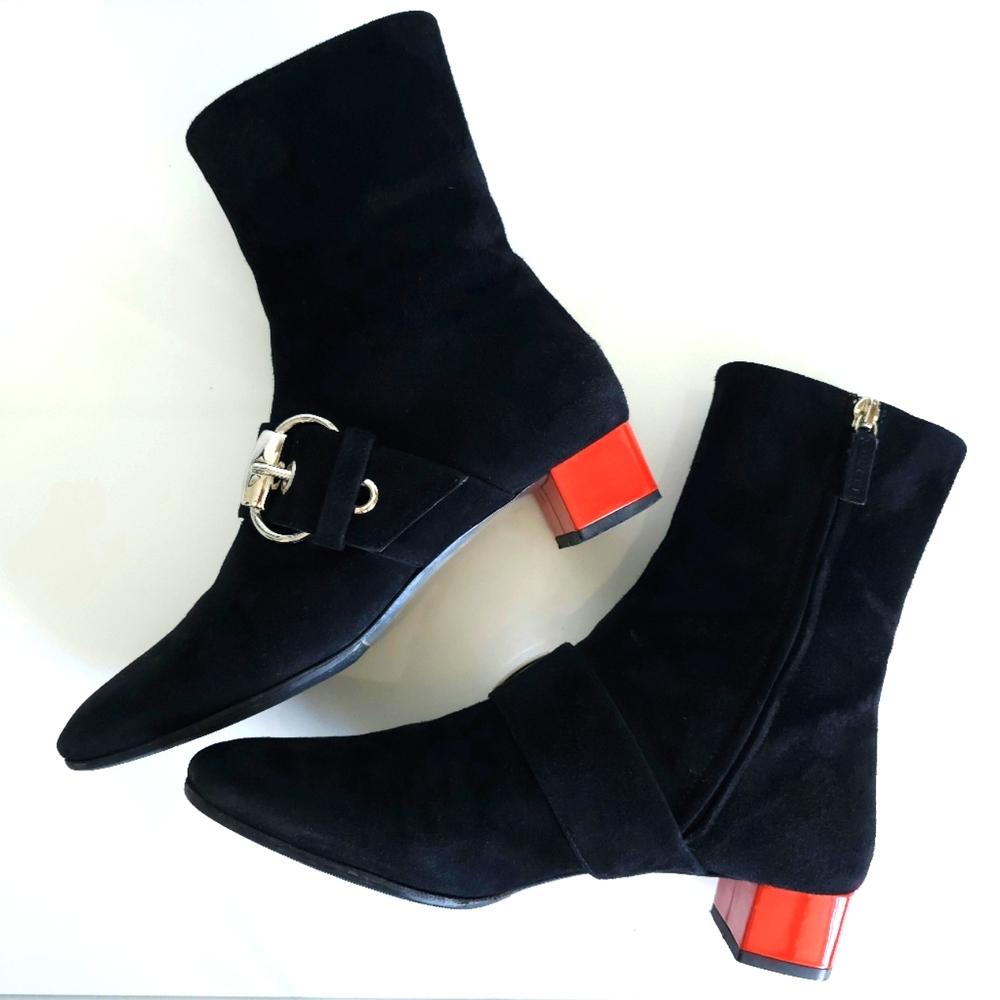 Gucci Boots black suede with buckle, red heel.